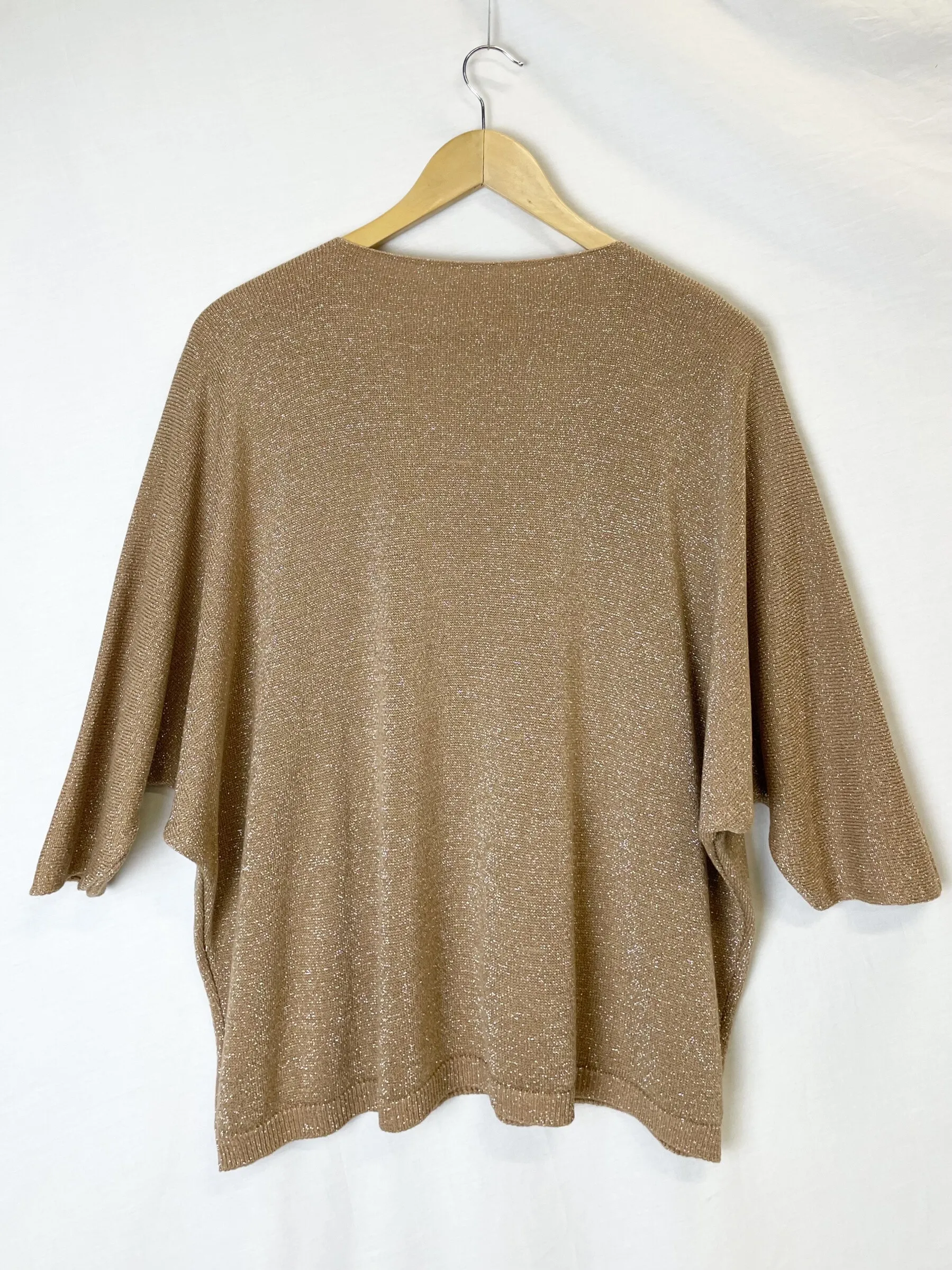 Feine silberne Strickpullover mit kurzen Fledermausärmeln