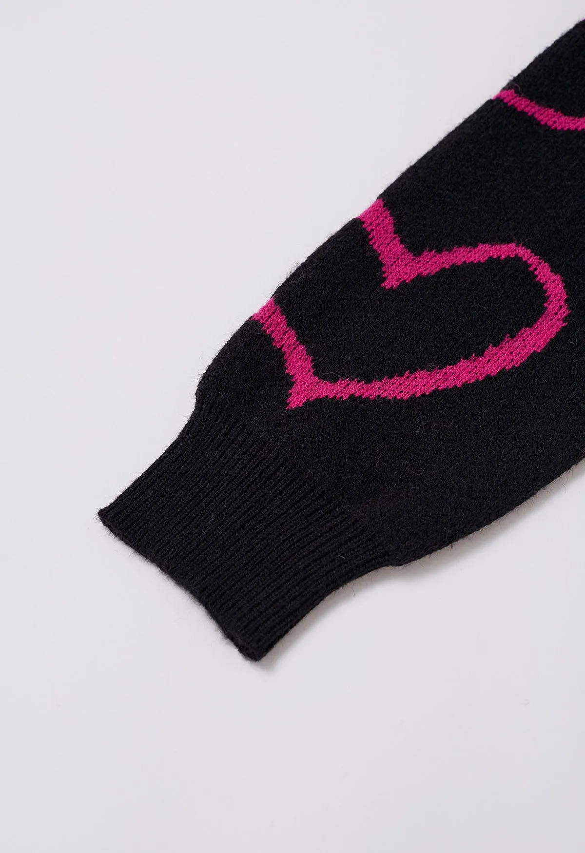 Lovable Heart – Schwarzer Strickpullover mit Rundhalsausschnitt