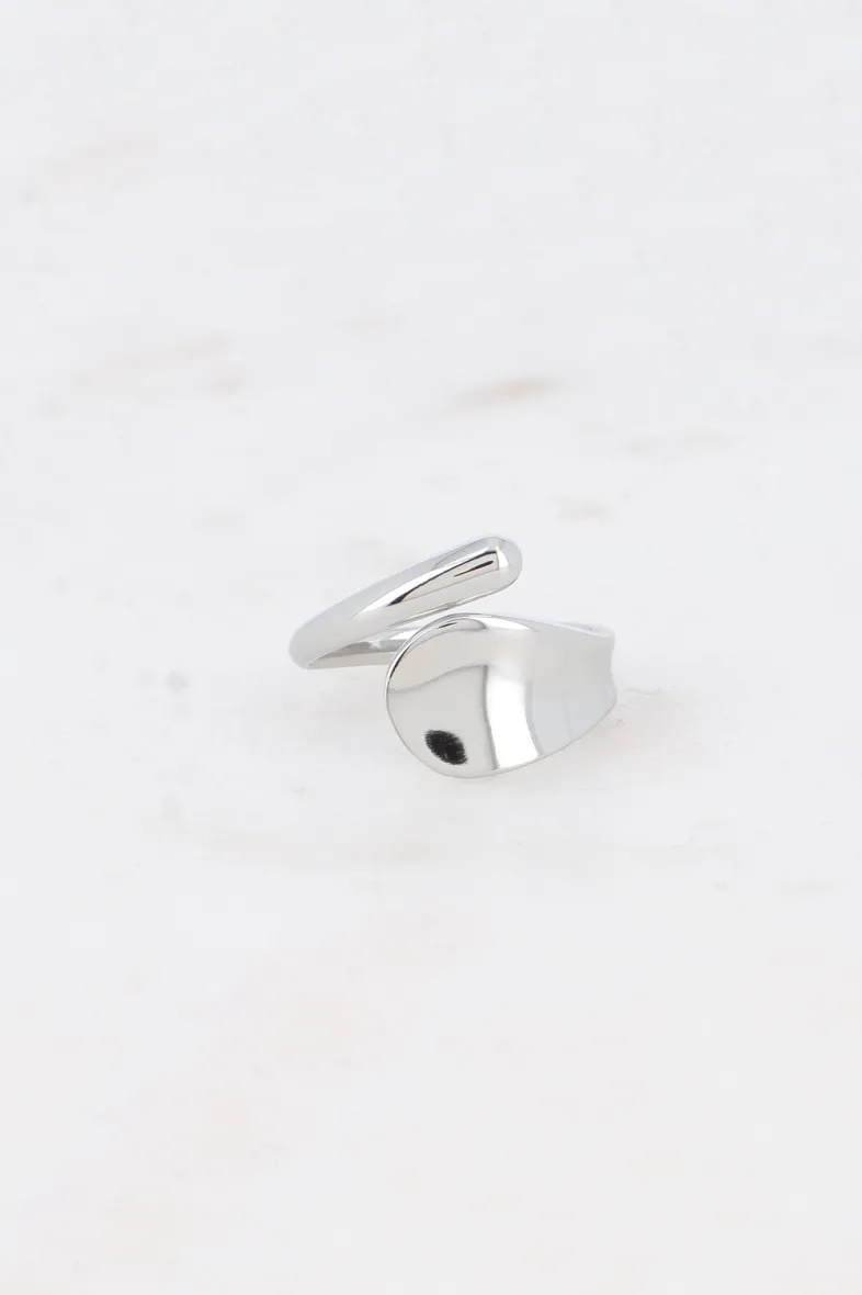 Ring – sich kreuzende flache Formen