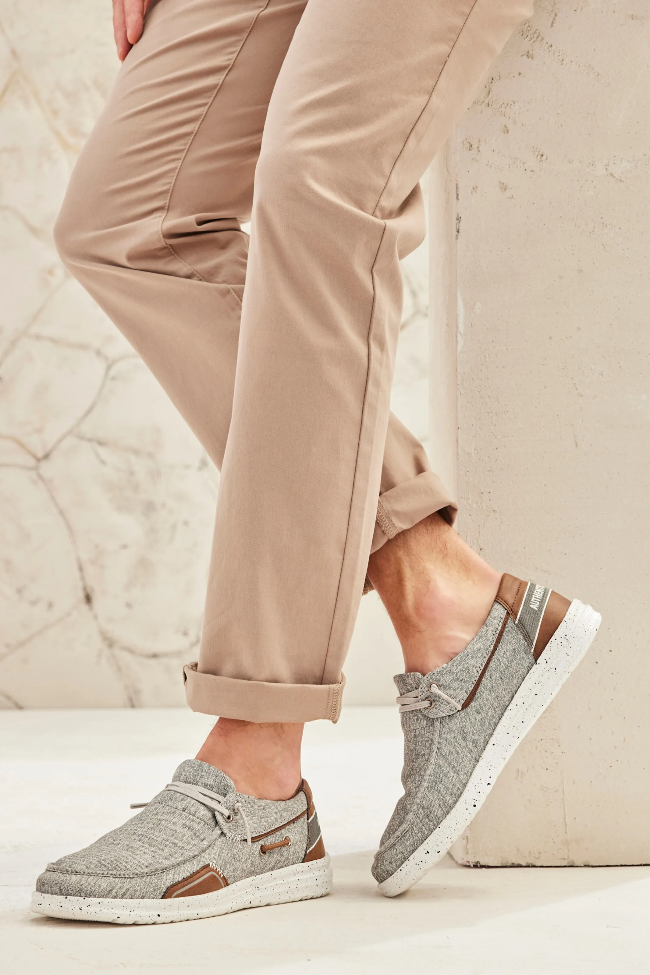 Slip-On Sneaker in grau